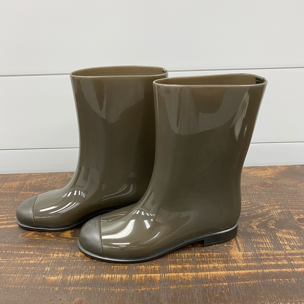 CHANEL Rainboots